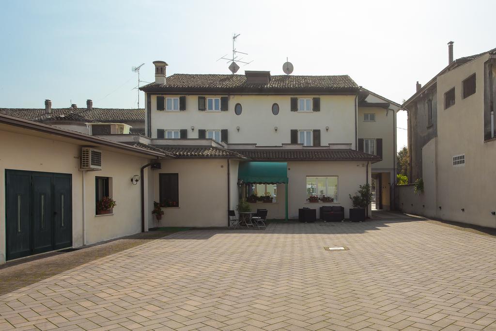 Hotel Gambara Εξωτερικό φωτογραφία