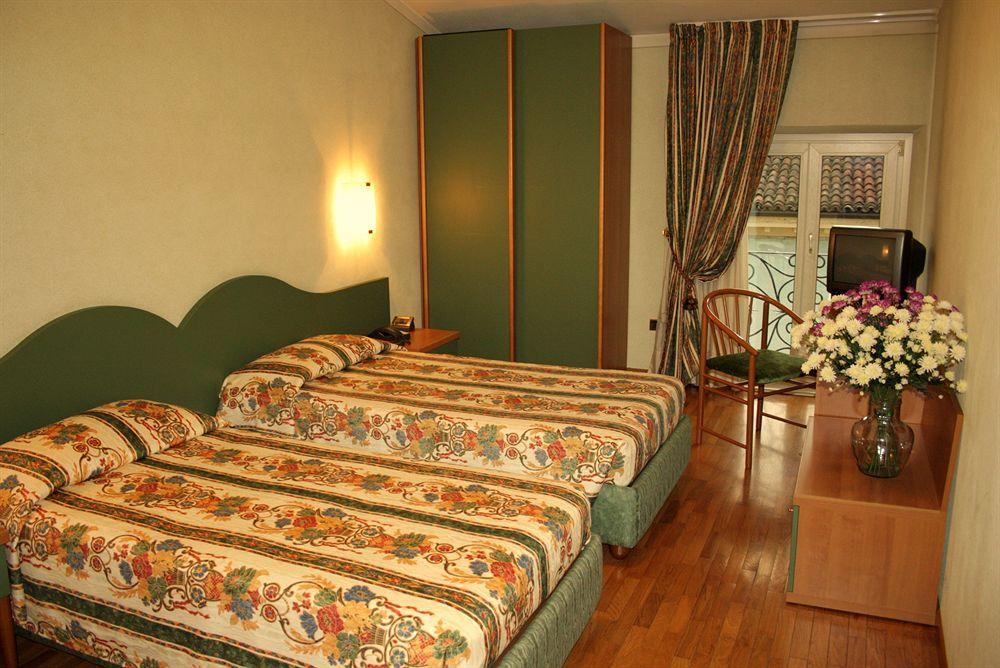 Hotel Gambara Εξωτερικό φωτογραφία
